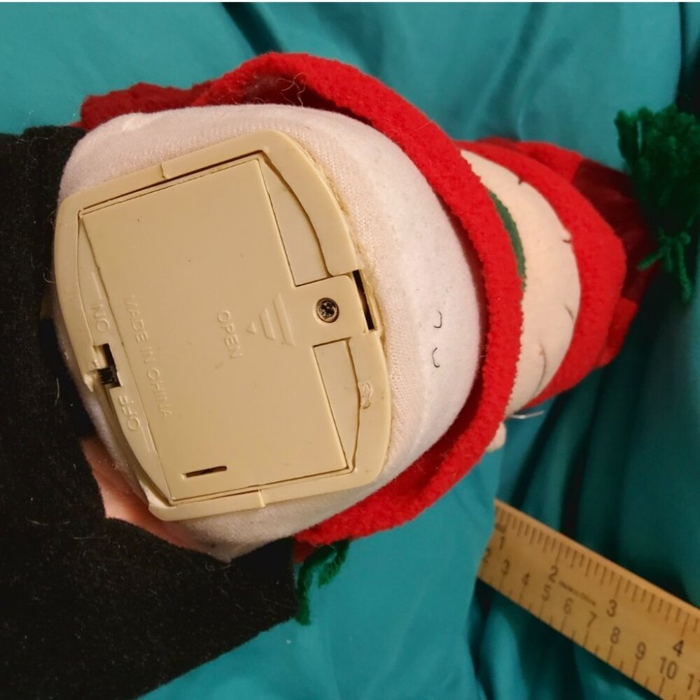 Vintage Peanuts Charlie Brown Christmas Plush Toy Skiing Present Gift Display - Picture 7 of 8